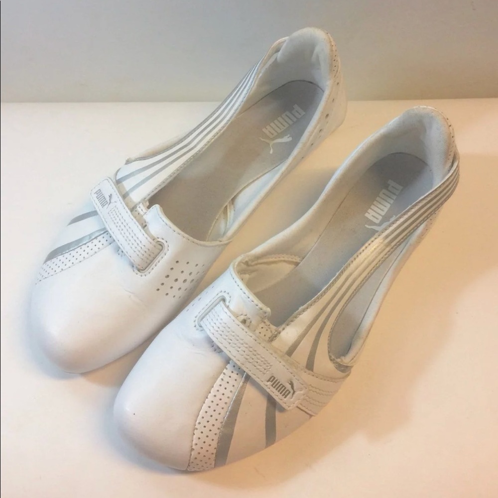 White puma flats